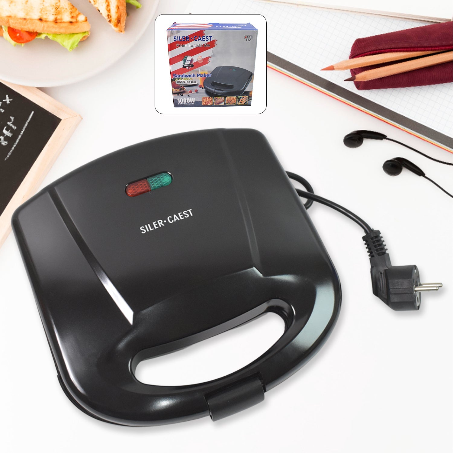 Sandwich maker featuring non-stick plates and indicator lights for easy cooking